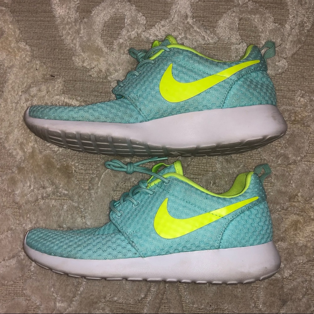 Tiffany blue Nike Roshe